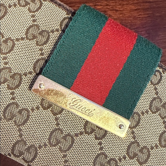 Gucci Beige and Red Monogram Wallet green gold designer clutch cards slots - Picture 3 of 13